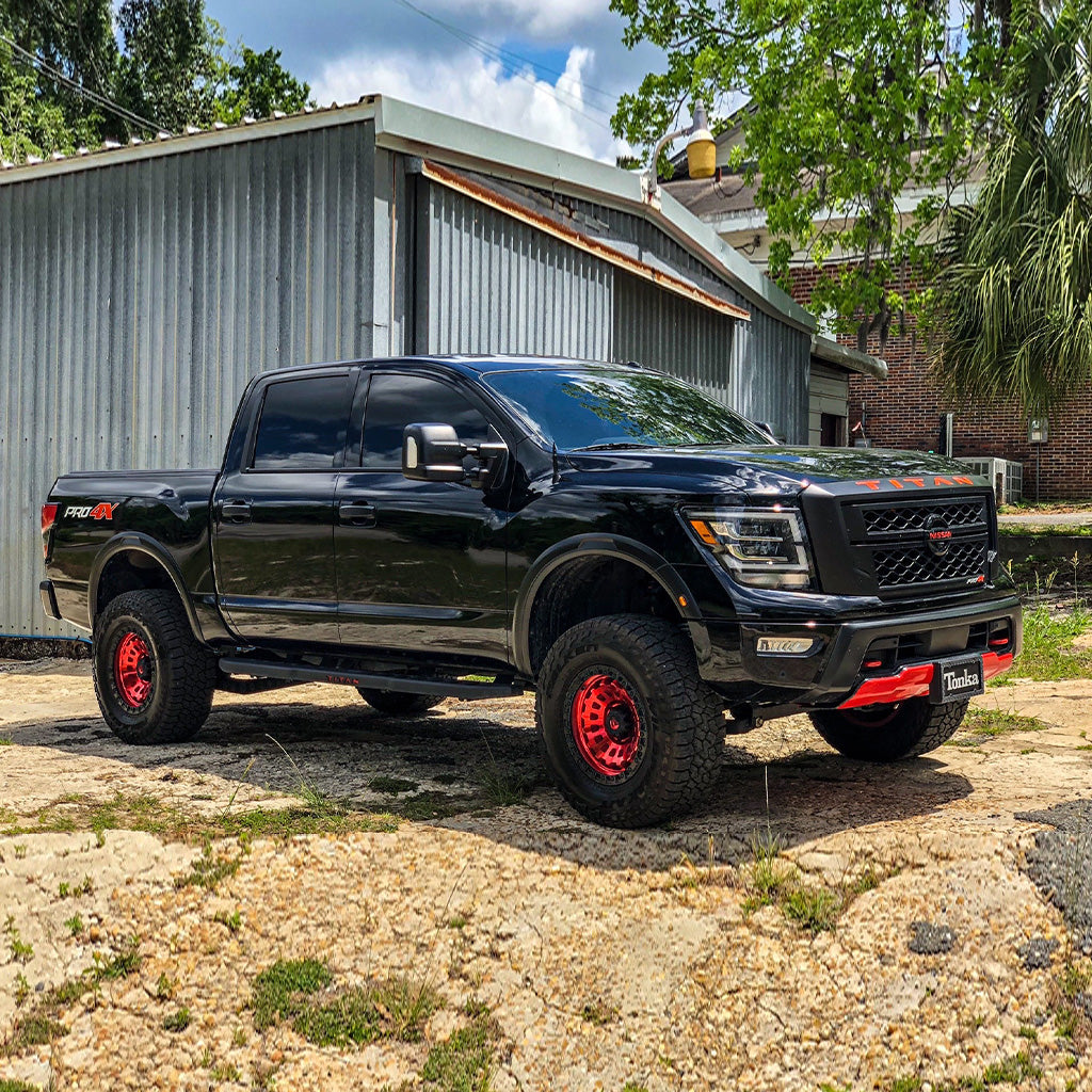 2018 Nissan Titan – Dirt King