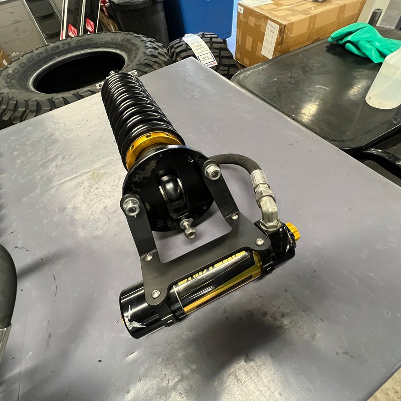 07-18 GM1500 2.5 Coilovers | DCA Remote Reservoir Crew Cab / 4WD - Blemish