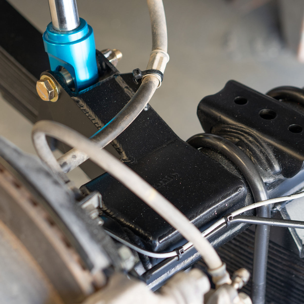 Rear Shock Mounts with Bump Pads