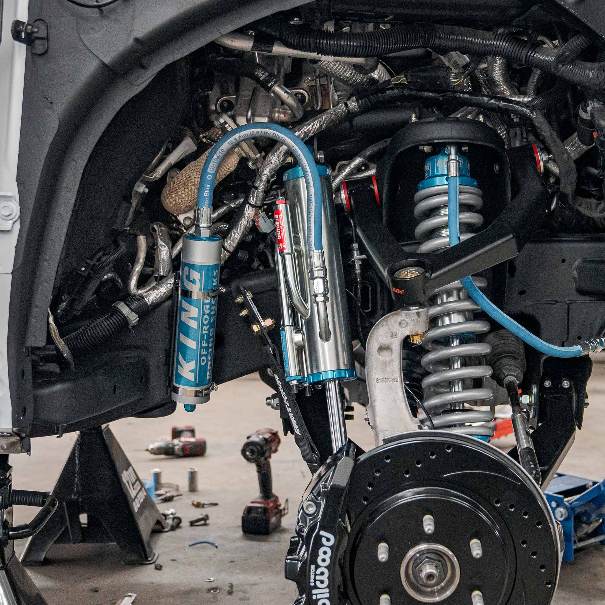 King Long Travel Spec King Triple Bypasses - Chevy/GMC – Dirt King